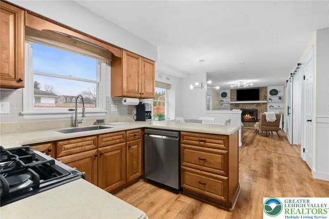 $535,000 | 402 Florentine Drive, Easton, PA 18040