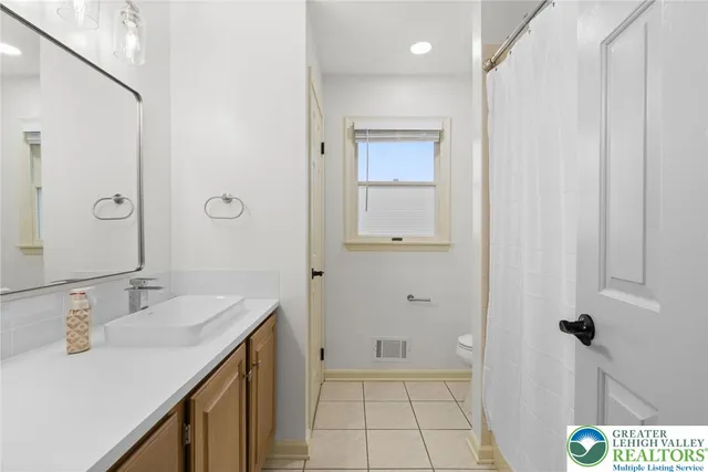 $535,000 | 402 Florentine Drive, Easton, PA 18040