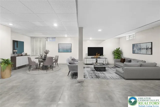 $535,000 | 402 Florentine Drive, Easton, PA 18040