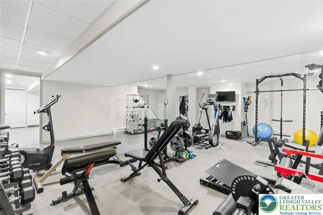 $535,000 | 402 Florentine Drive, Easton, PA 18040