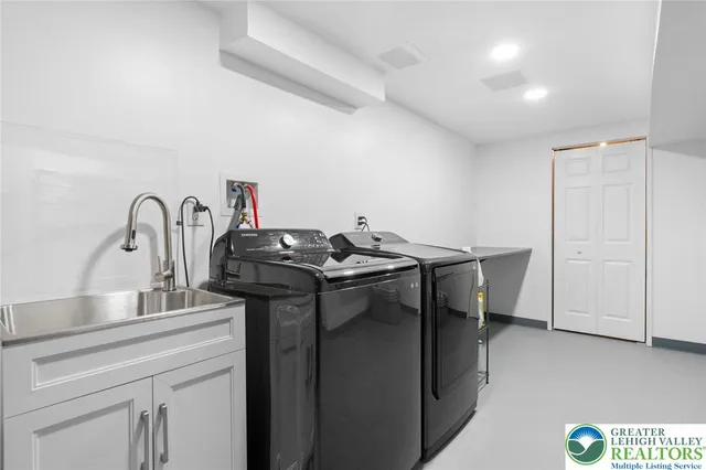 $535,000 | 402 Florentine Drive, Easton, PA 18040