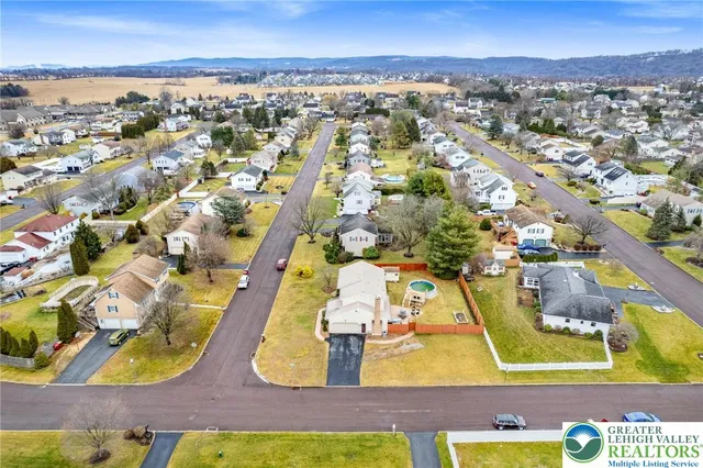 $535,000 | 402 Florentine Drive, Easton, PA 18040