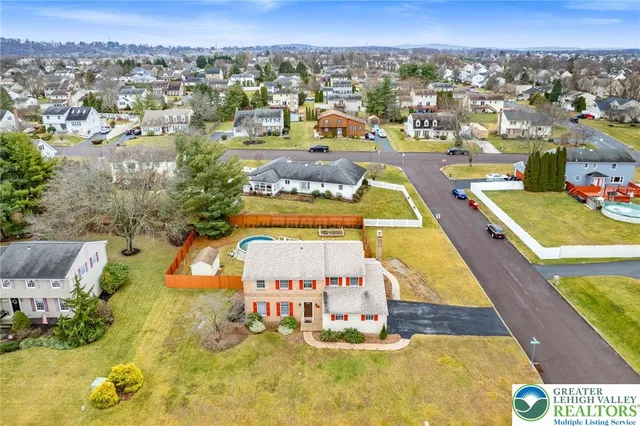 $535,000 | 402 Florentine Drive, Easton, PA 18040