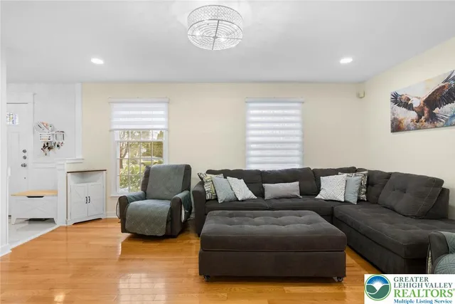 $535,000 | 402 Florentine Drive, Easton, PA 18040