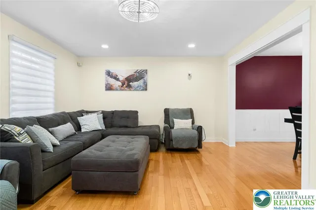 $535,000 | 402 Florentine Drive, Easton, PA 18040