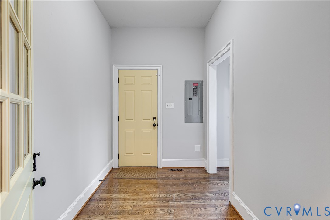 112 West Lancaster Road Richmond, VA 23222 - Photo 24 of 40 There's a dutch door leading to the utility room a