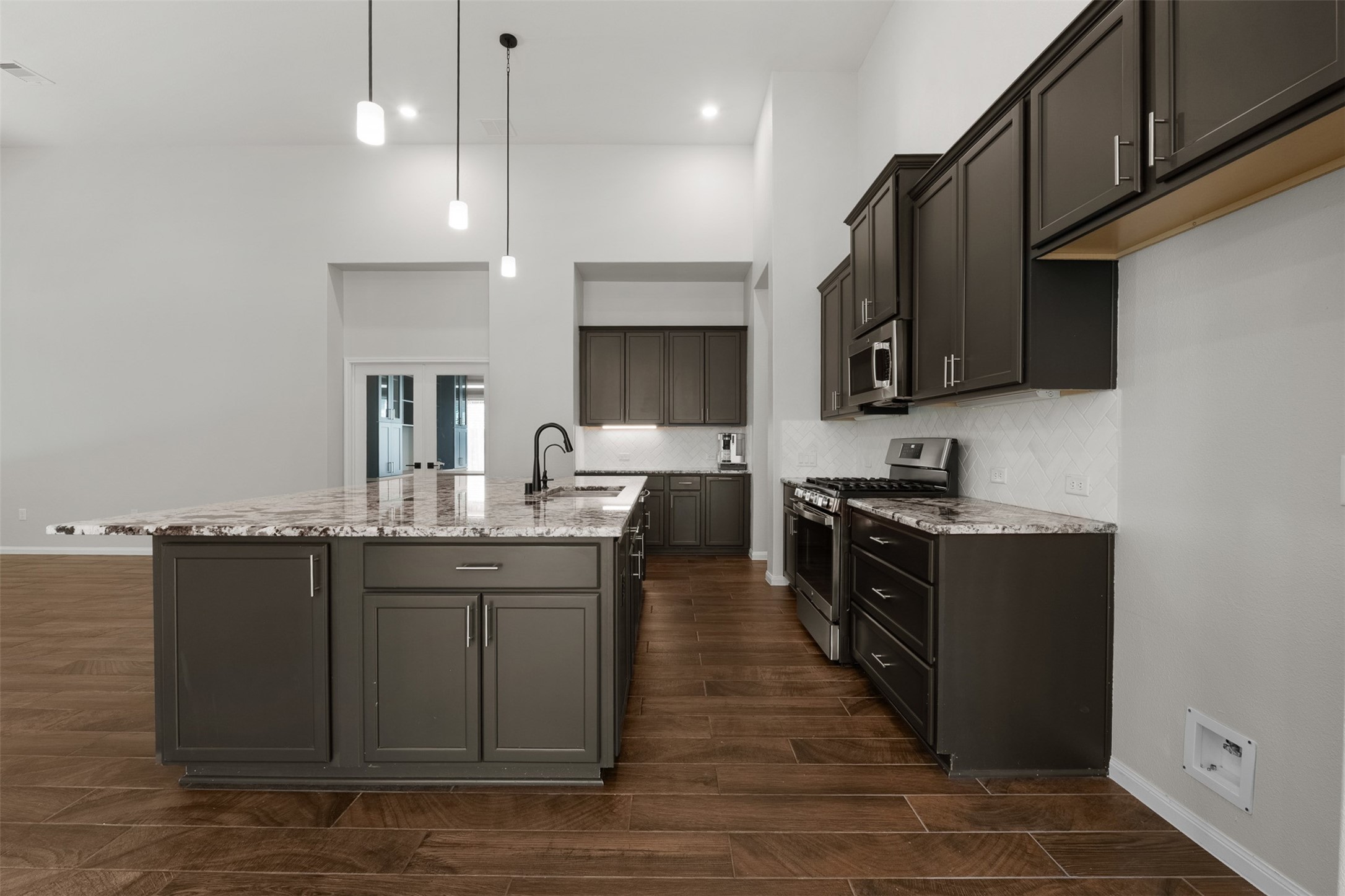 8022 McKittrick Ridge Drive Porter, TX 77365 - Photo 4 of 44 Kitchen with a lot of storage - homes with large kitchen