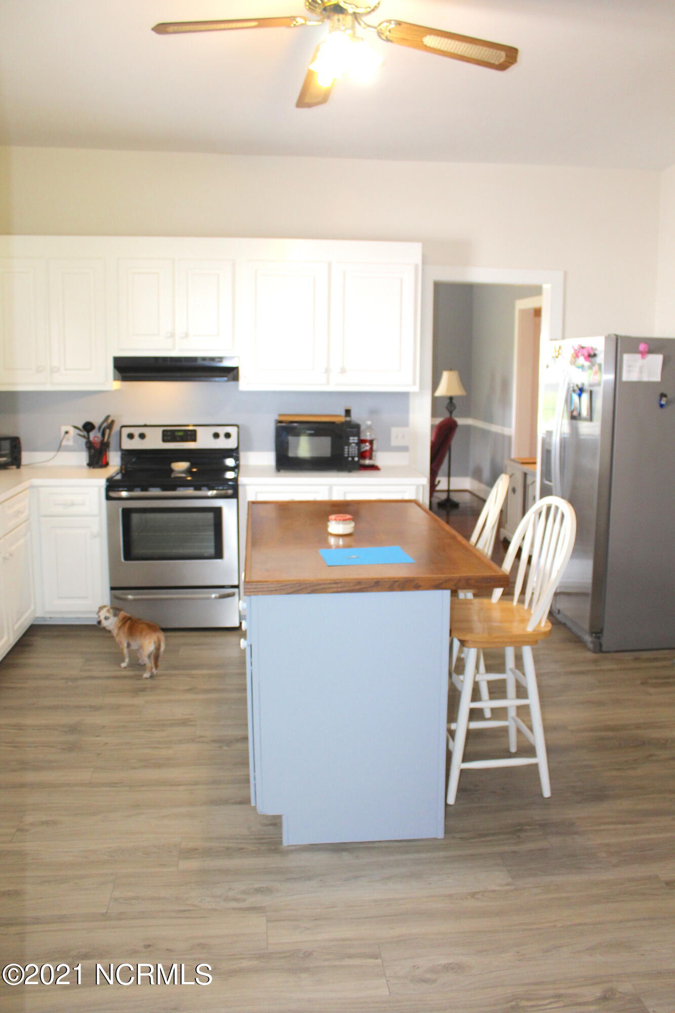1302 Neuse Road Kinston, NC 28501 - Photo 21 of 34 21 KITCHEN