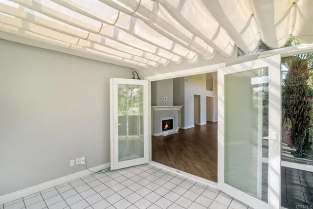 a view of livingroom with furniture