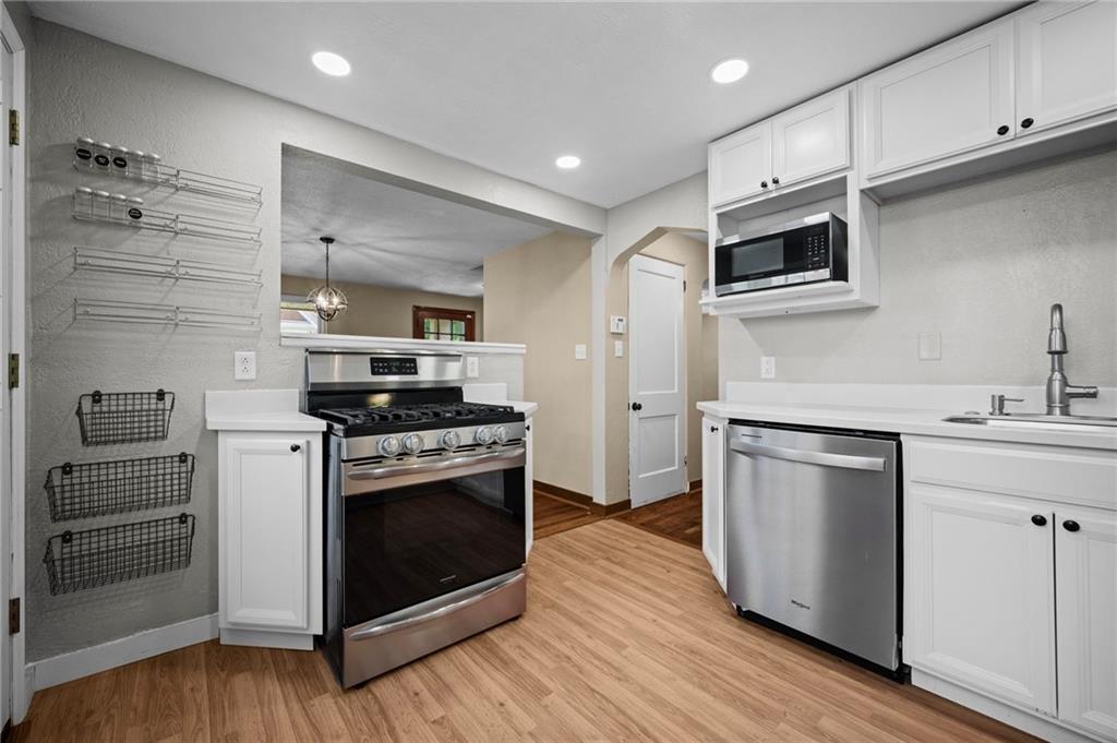 5188 Glenhurst Road Pittsburgh, PA 15207 - Photo 12 of 33 Gallery Image 12