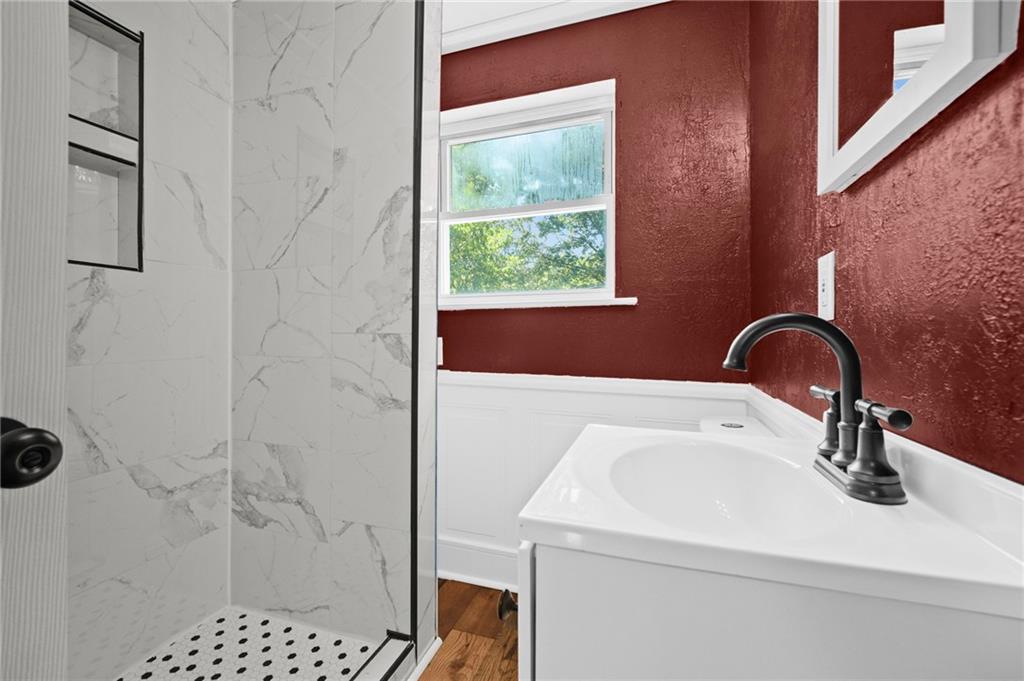 5188 Glenhurst Road Pittsburgh, PA 15207 - Photo 15 of 33 Gallery Image 15