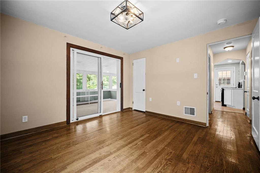 5188 Glenhurst Road Pittsburgh, PA 15207 - Photo 19 of 33 Gallery Image 19