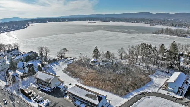 $249,500 | 580 South Main Street, Unit 16, Lanesborough, MA 01237