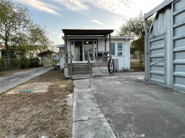 $249,900 | 335 Stephens Loop, Lake City, TX 78368