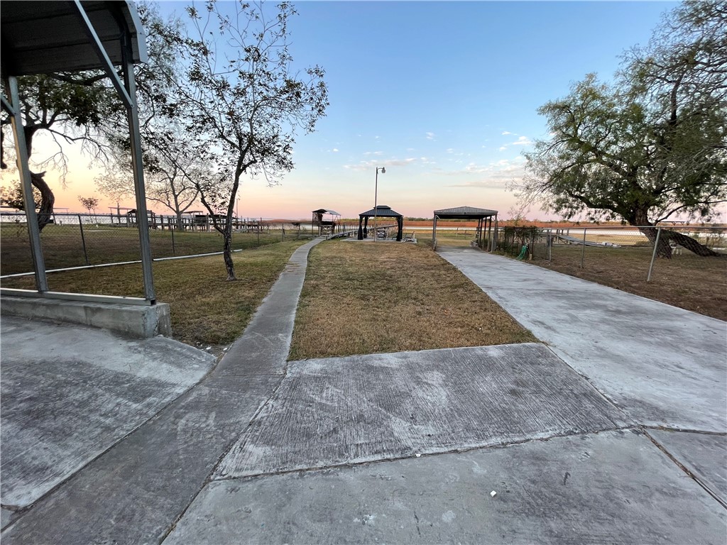 335 Stephens Loop Lake City, TX 78368 - Photo 18 of 27