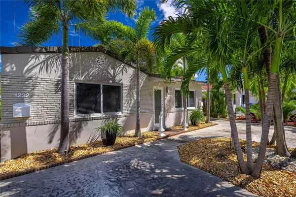 $2,500 | 1220 Northeast 16th Terrace, Fort Lauderdale, FL 33304