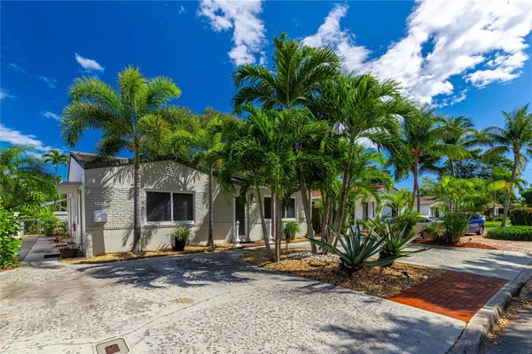 $2,500 | 1220 Northeast 16th Terrace, Fort Lauderdale, FL 33304