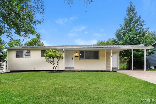 $1,445 | 1820 Yaqui Drive, Florissant, MO 63031