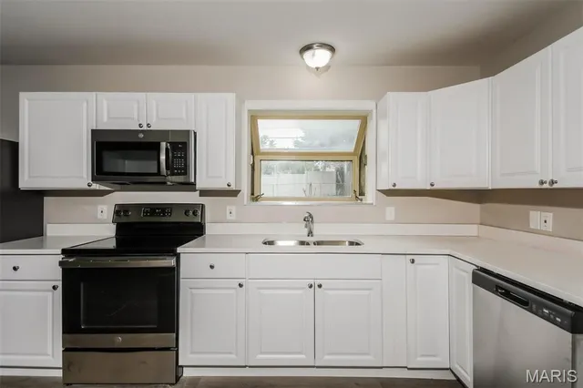 $1,445 | 1820 Yaqui Drive, Florissant, MO 63031