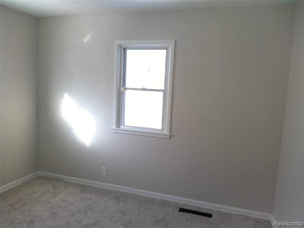 846 West Hemphill Road Flint, MI 48507 - Photo 15 of 20