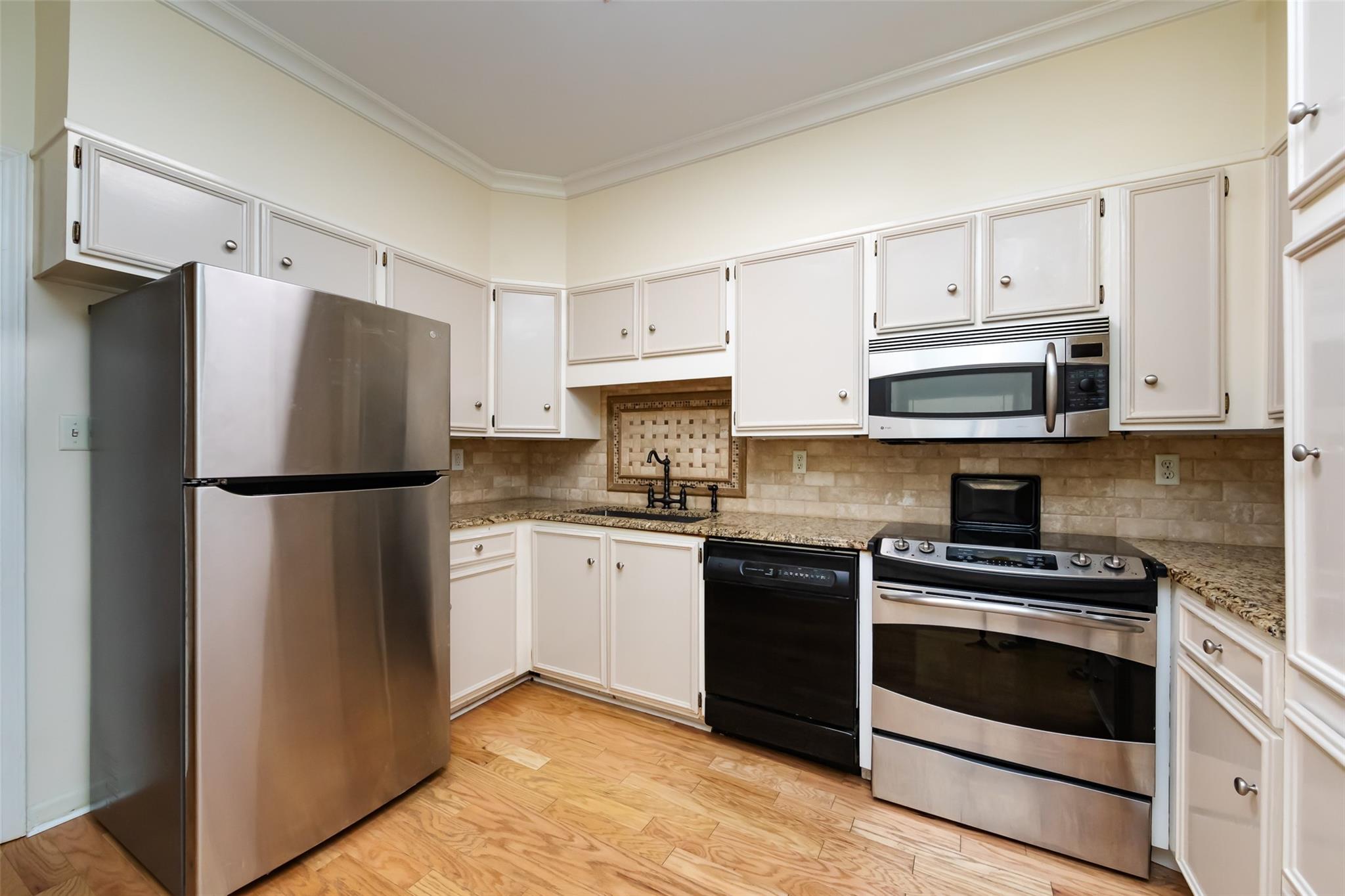 838 Cherokee Road Charlotte, NC 28207 - Photo 16 of 41 Gallery Image 16