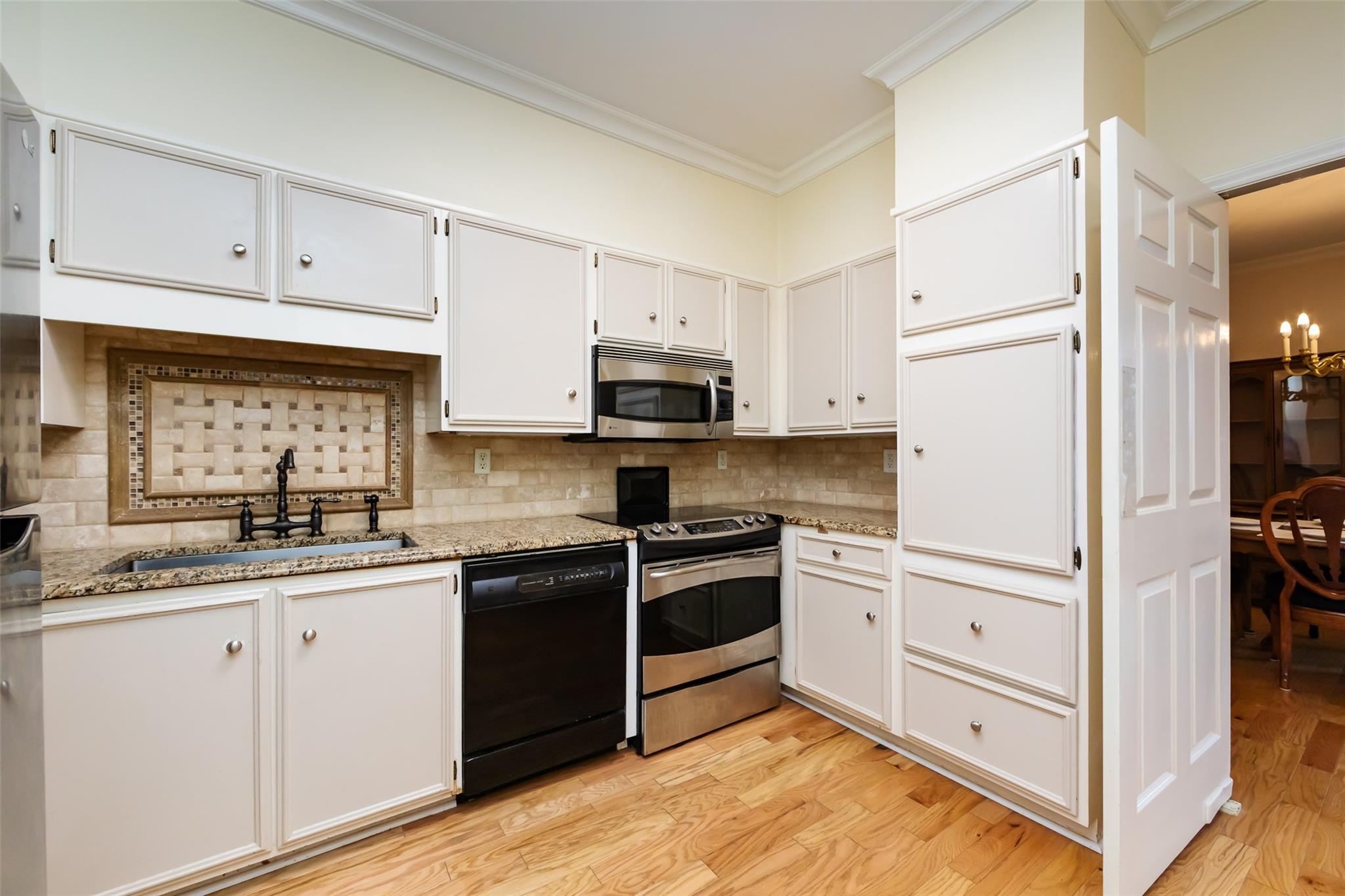 838 Cherokee Road Charlotte, NC 28207 - Photo 18 of 41 Gallery Image 18