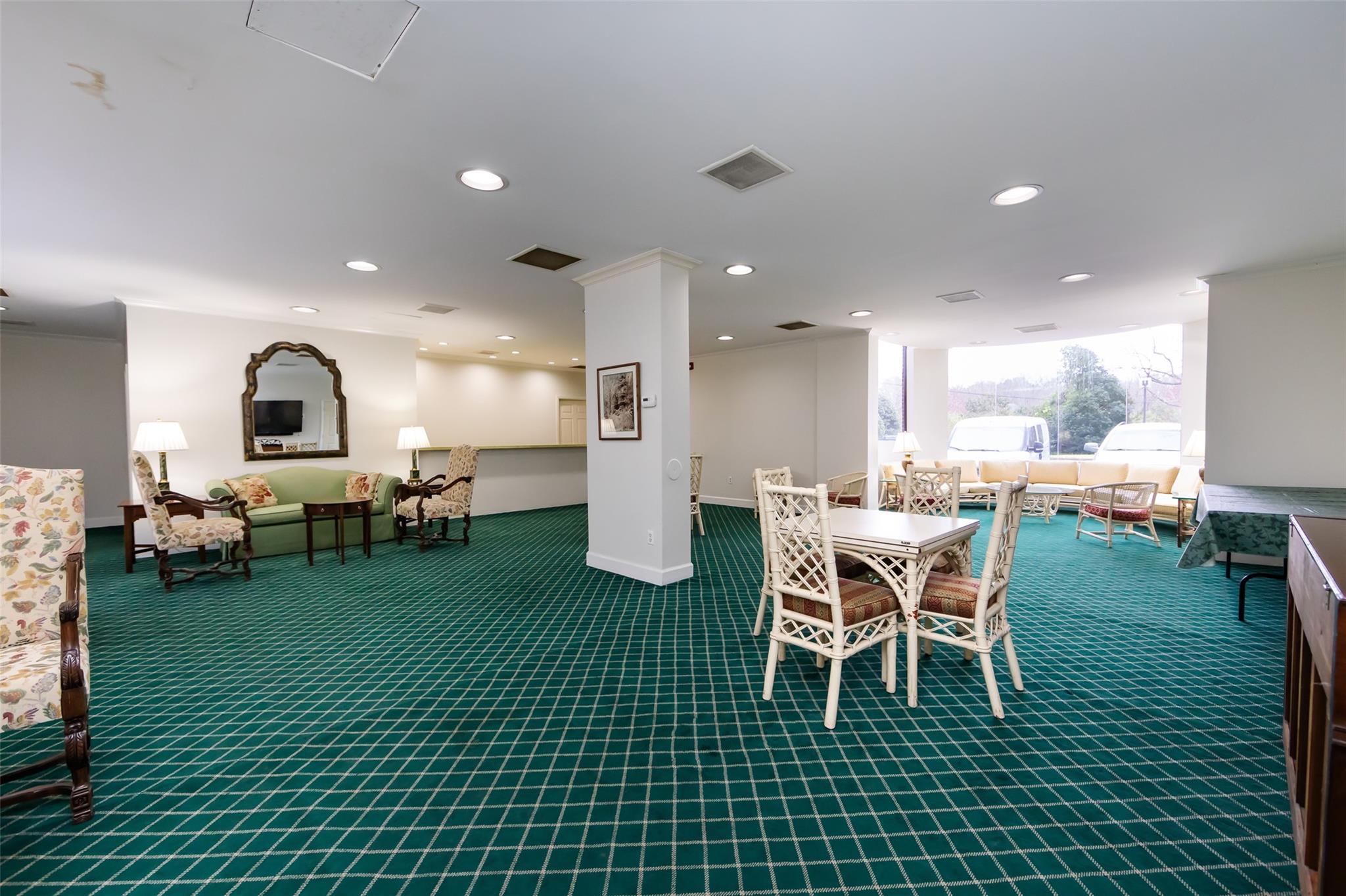 838 Cherokee Road Charlotte, NC 28207 - Photo 37 of 41 Gallery Image 37