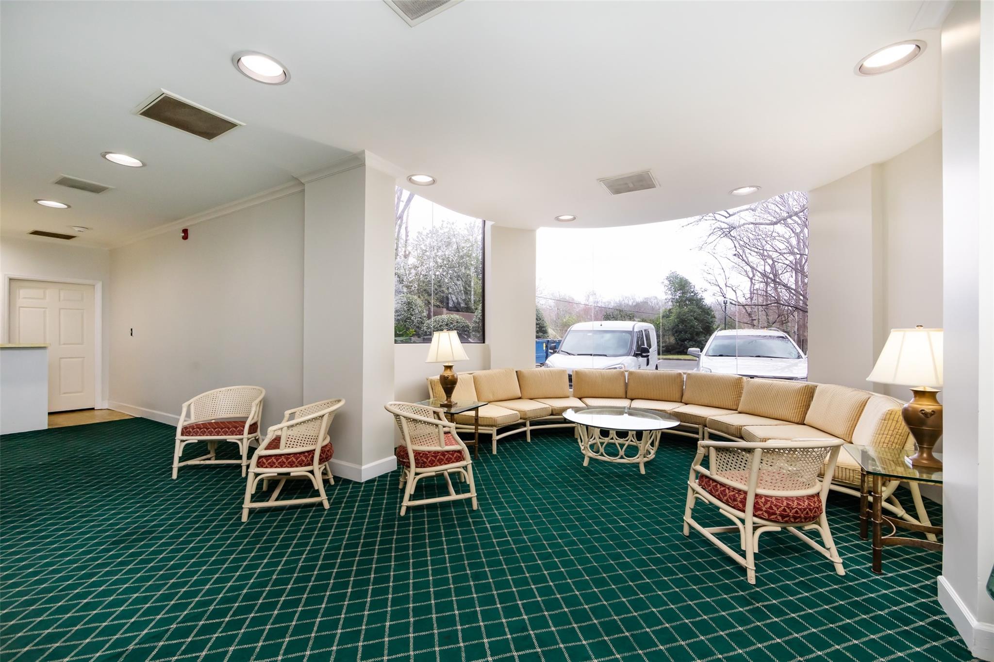 838 Cherokee Road Charlotte, NC 28207 - Photo 38 of 41 Gallery Image 38