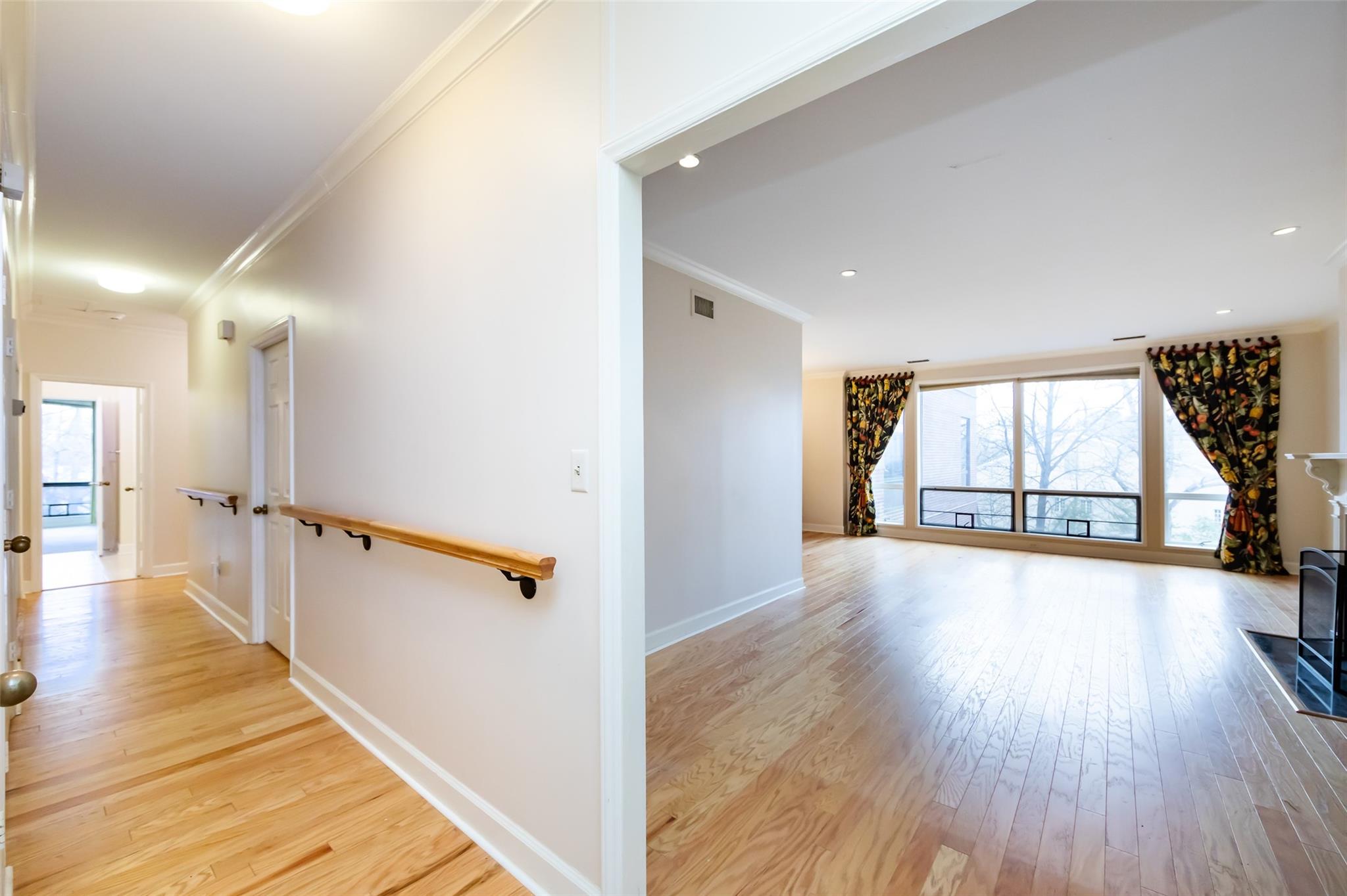 838 Cherokee Road Charlotte, NC 28207 - Photo 8 of 41 Gallery Image 8