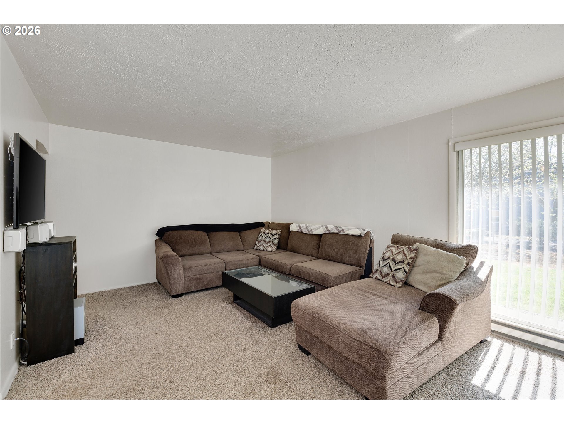 21288 South Beavercreek Road Beavercreek, OR 97004 - Photo 3 of 20 Living Room