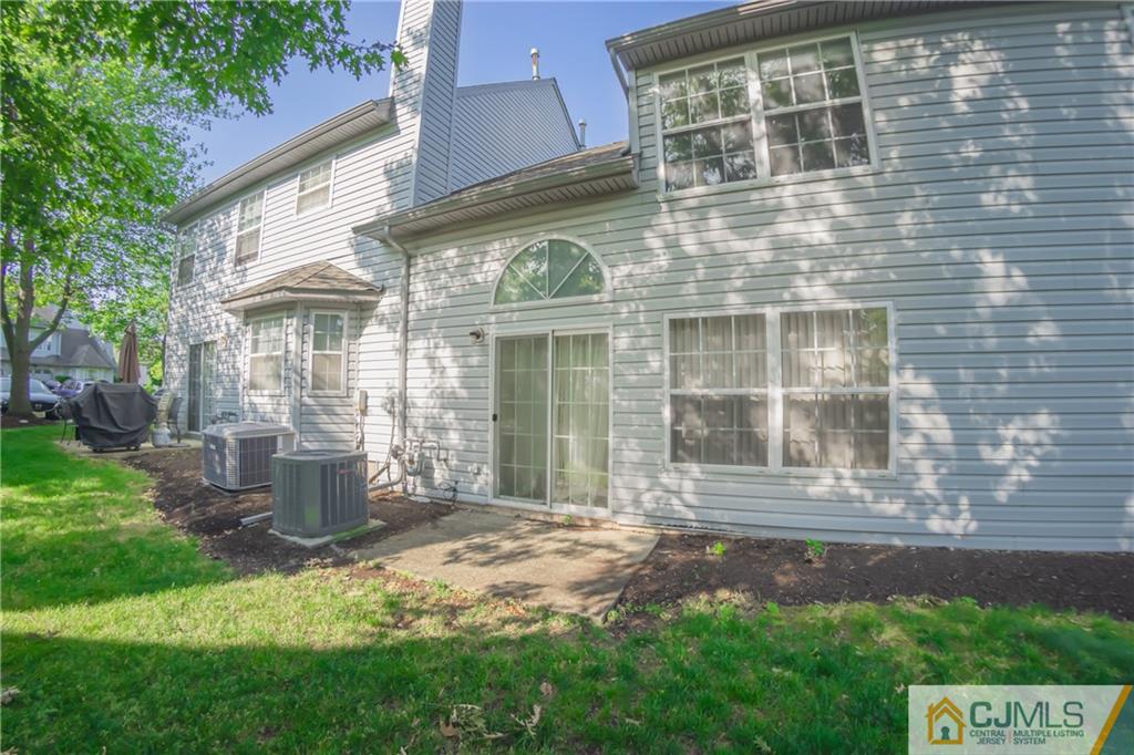 380 Draco Road Piscataway, NJ 08854 - Photo 34 of 35 a backyard of a house with lots of green space