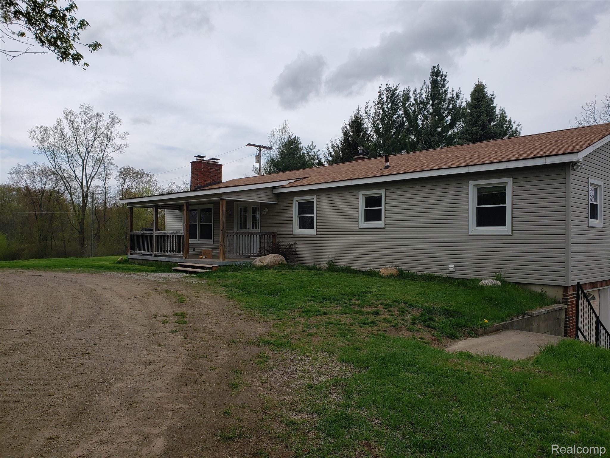 1700 North Gregory Road Fowlerville, MI 48836 - Photo 26 of 31 20190509_160946.jpg