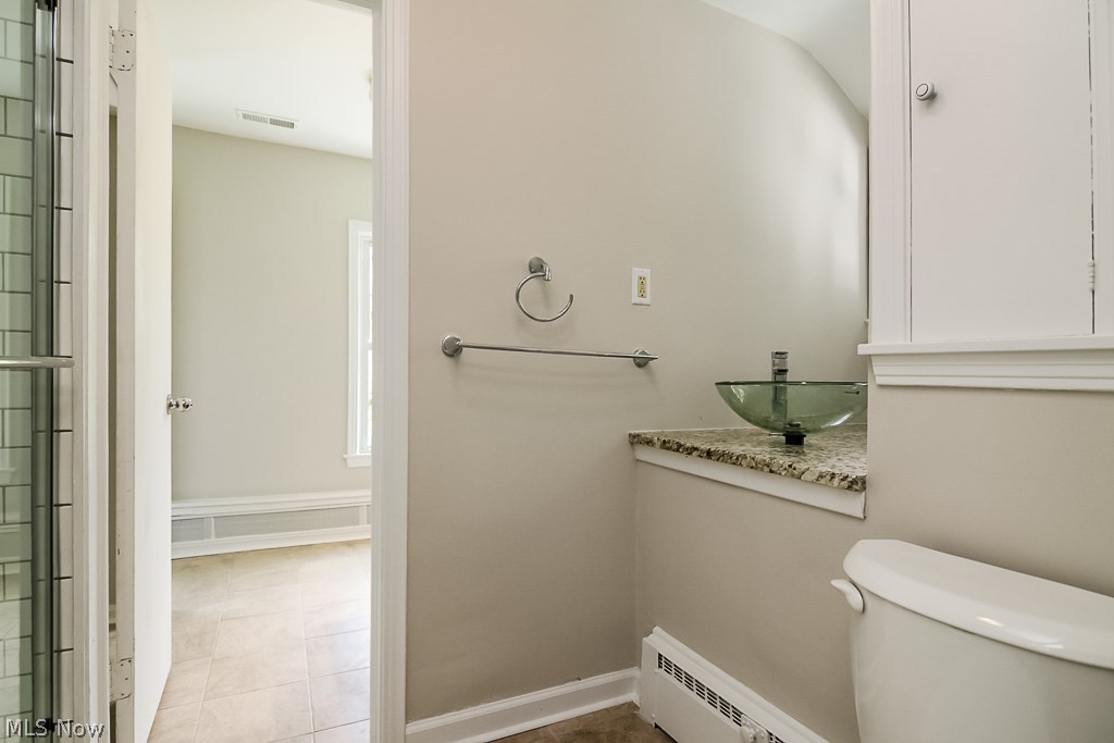 16809 Holbrook Road Cleveland, OH 44120 - Photo 10 of 34