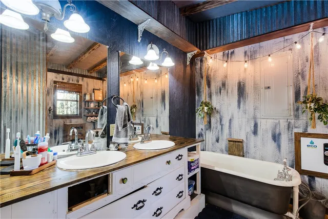 $215,000 | 286 Carter Bight Landing Road, Surrency, GA 31563