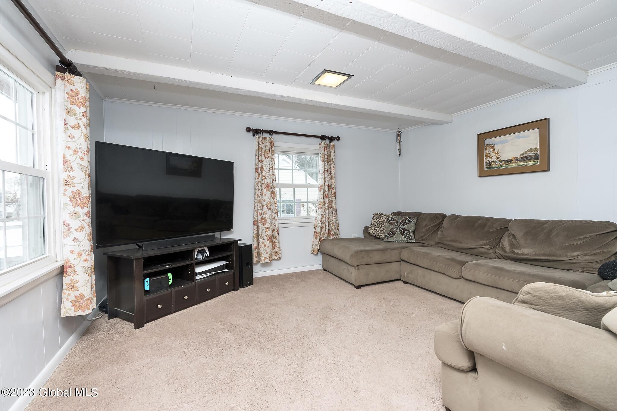 9 Eberle Road Latham, NY 12110 - Photo 4 of 34 AF3DB4DB-87F2-4017-B610-F613DE794C76