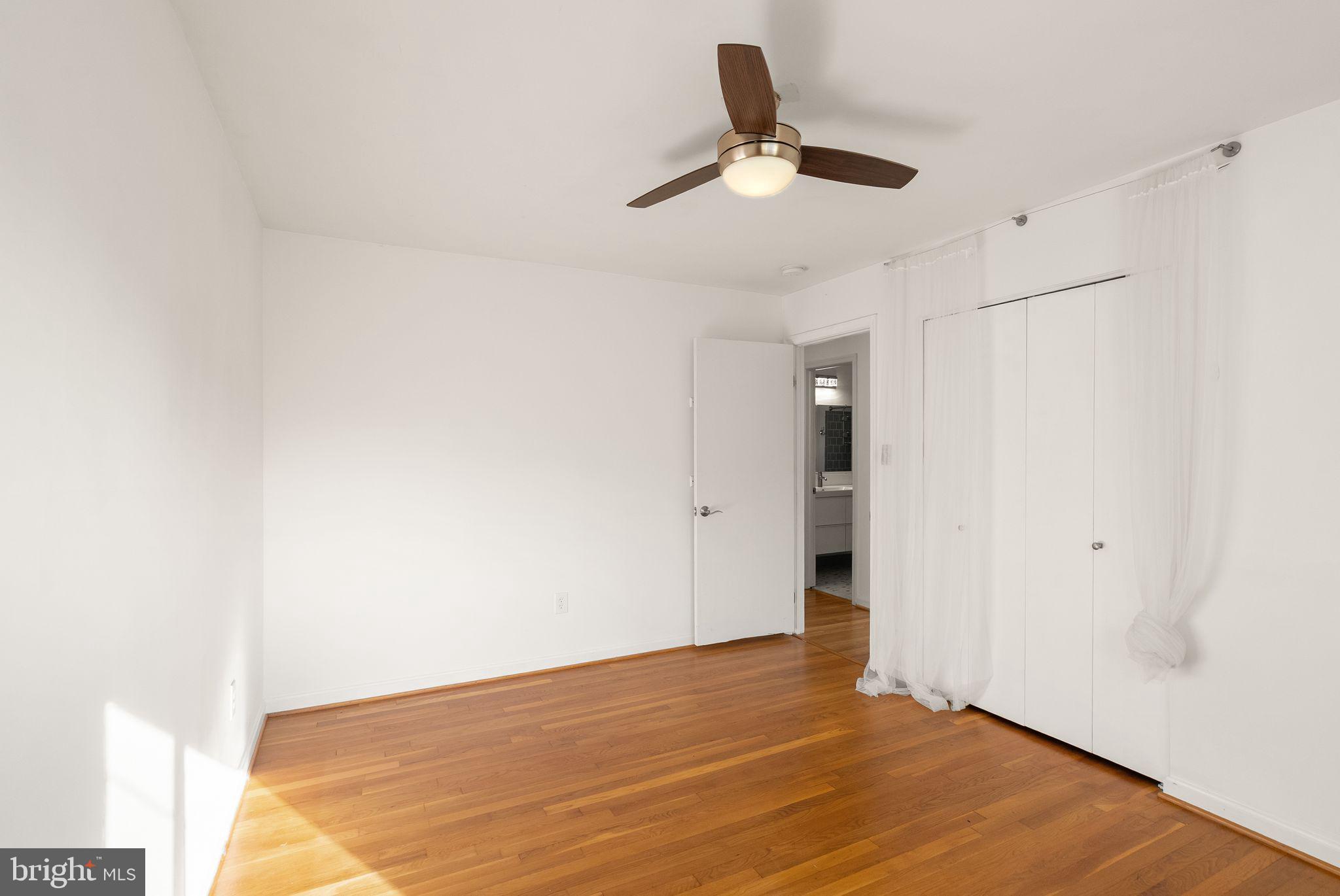 3607 Colony Road Fairfax, VA 22030 - Photo 40 of 73 Bedroom 3 - middle
