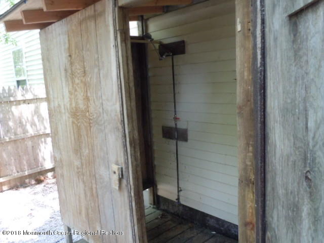 244 Stormy Road Manahawkin, NJ 08050 - Photo 15 of 17 Outdoor Showrer