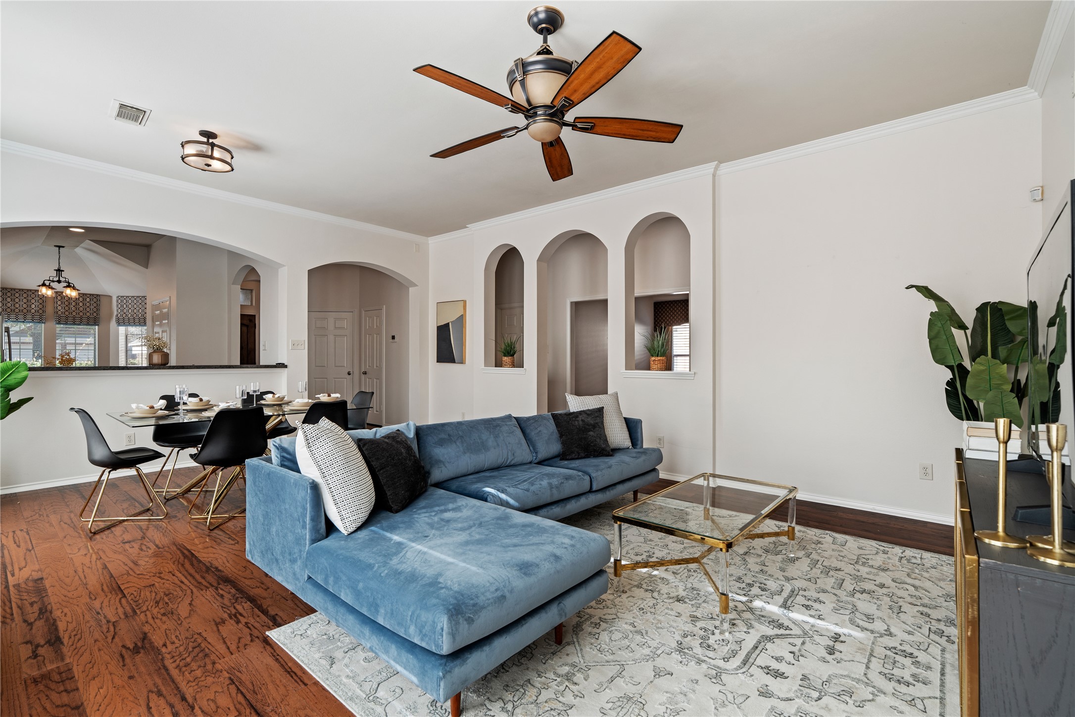 4323 Sunlit Pass Loop Humble, TX 77396 - Photo 12 of 30 a living room with furniture