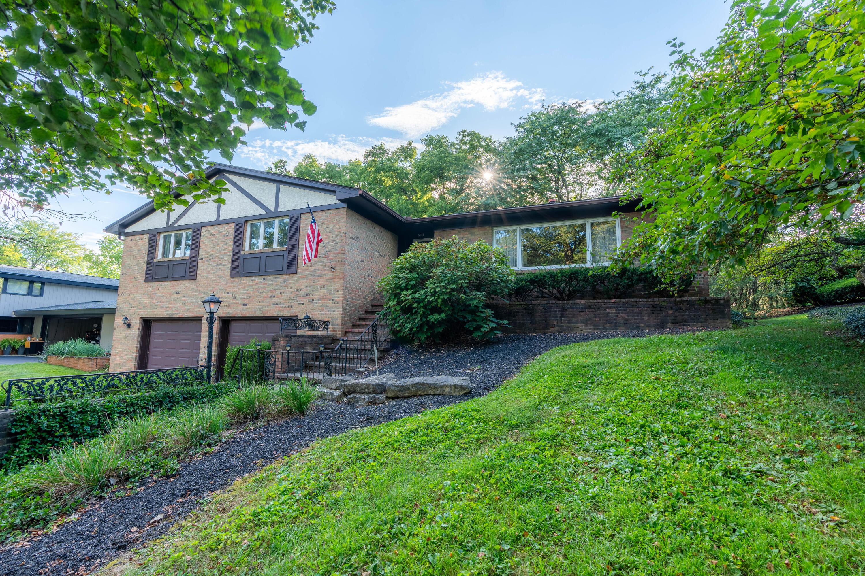 5955 Litchfield Road Columbus, OH 43235 - Photo 3 of 22 5955 Litchfield-3