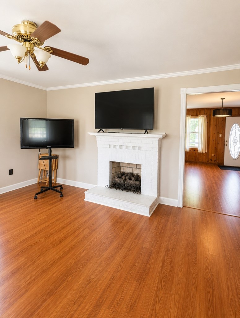 4405 Main Street Hodges, SC 29653 - Photo 6 of 10