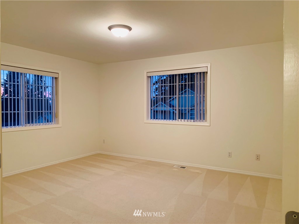 4131 Northeast 27th Place Renton, WA 98059 - Photo 14 of 27