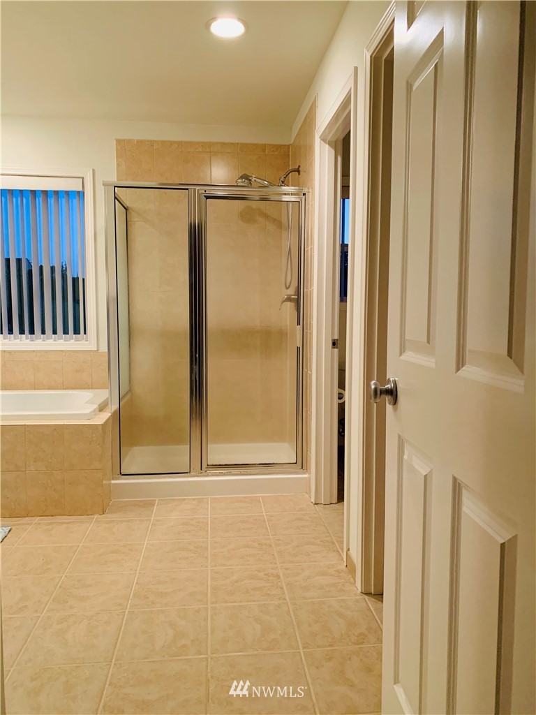 4131 Northeast 27th Place Renton, WA 98059 - Photo 5 of 27