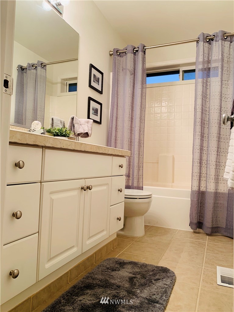 4131 Northeast 27th Place Renton, WA 98059 - Photo 7 of 27