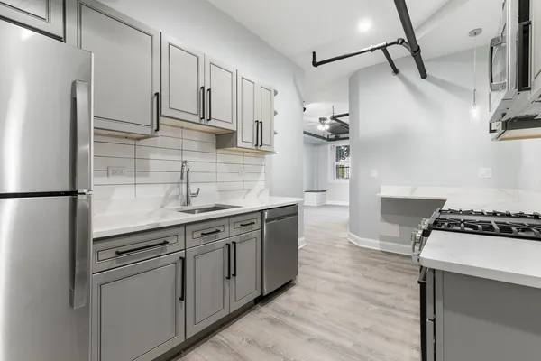 $1,750 | 7618 North Eastlake Terrace, Unit G, Chicago, IL 60626