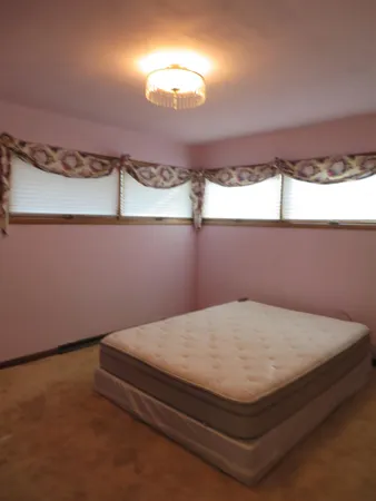 $194,900 | 1541 Lacresta Drive, Freeport, IL 61032