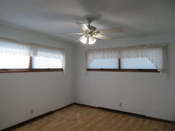 $194,900 | 1541 Lacresta Drive, Freeport, IL 61032