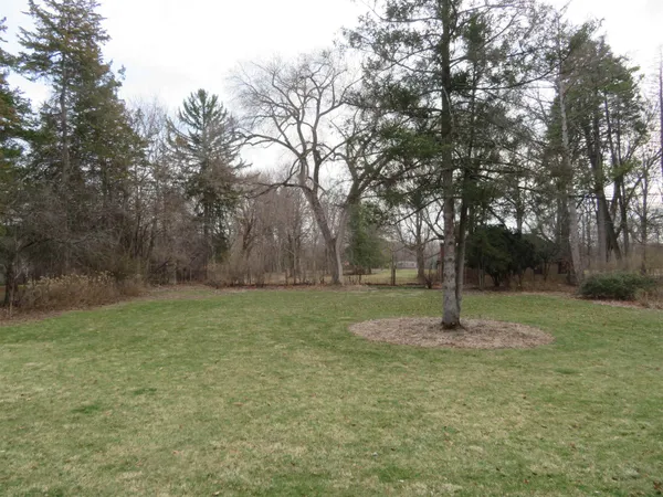 $194,900 | 1541 Lacresta Drive, Freeport, IL 61032