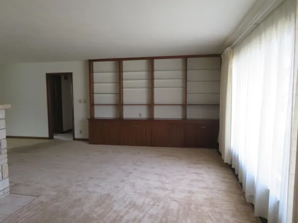 $194,900 | 1541 Lacresta Drive, Freeport, IL 61032