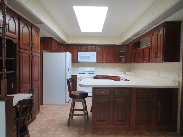 $194,900 | 1541 Lacresta Drive, Freeport, IL 61032