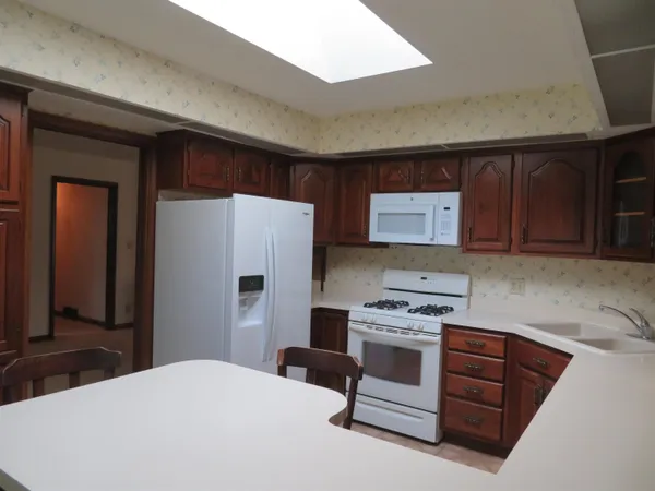 $194,900 | 1541 Lacresta Drive, Freeport, IL 61032